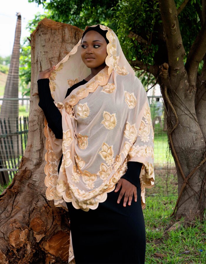 Fadila Brown Mayafi - Image 13