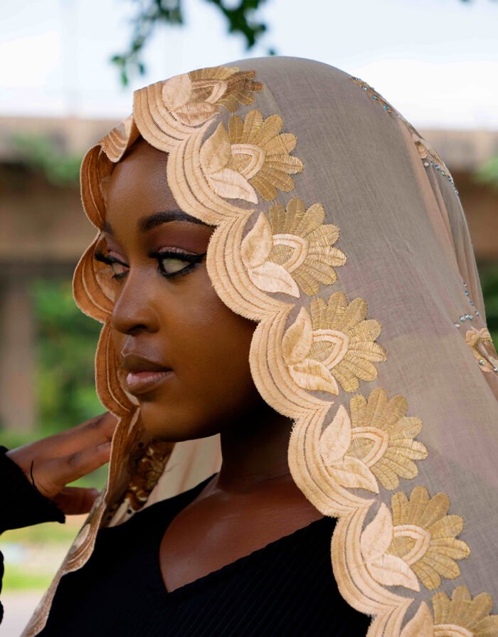 Fadila Brown Mayafi - Image 4