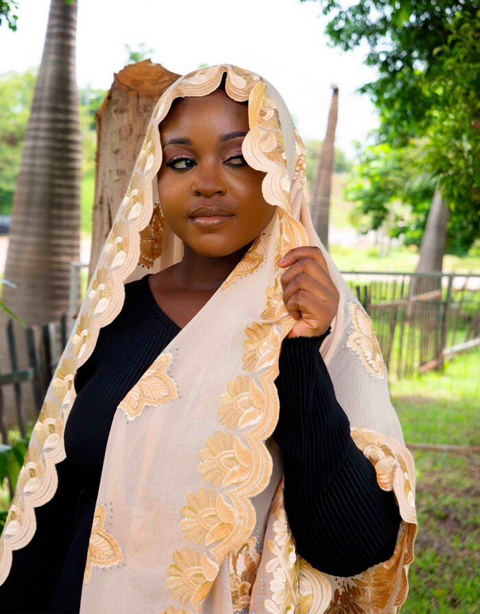 Fadila Brown Mayafi - Image 12