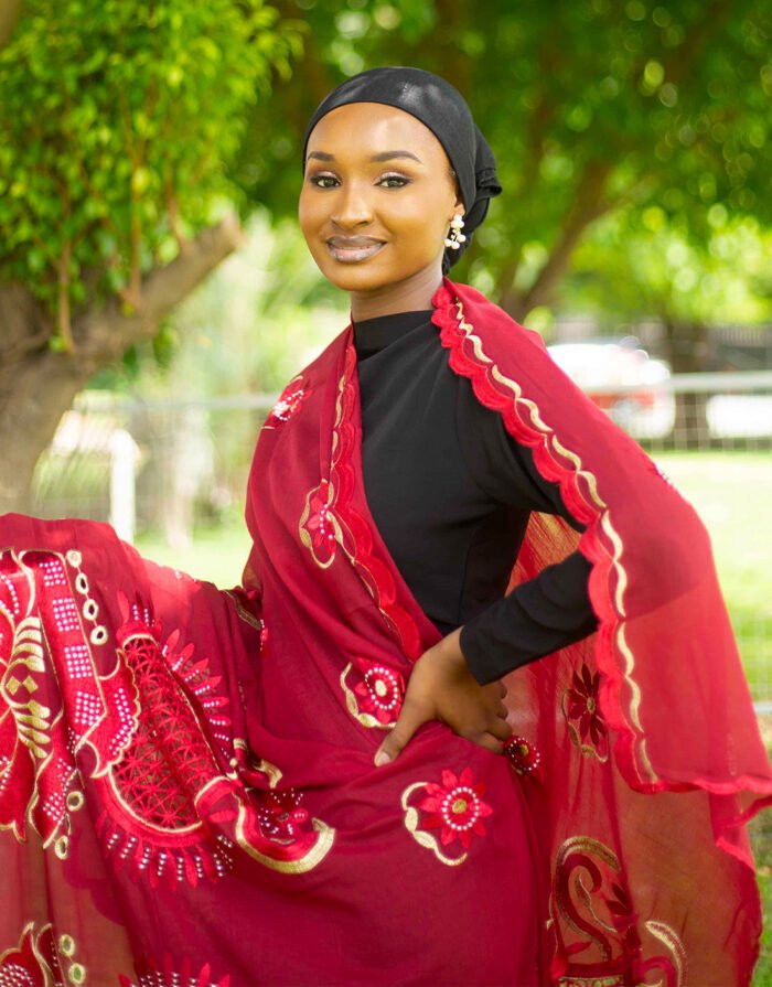 Lulwa Red Mayafi - Image 6