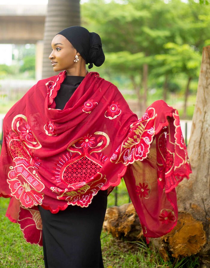 Lulwa Red Mayafi - Image 8