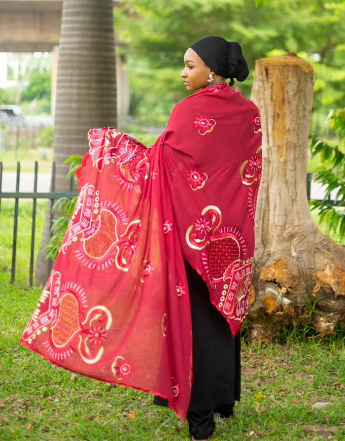 Lulwa Red Mayafi - Image 3