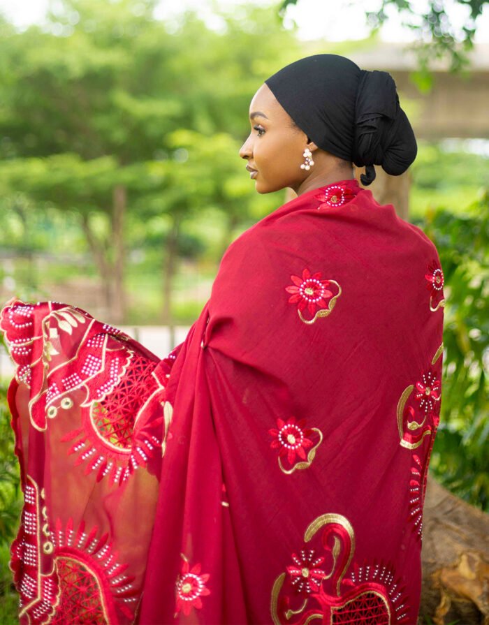 Lulwa Red Mayafi - Image 4