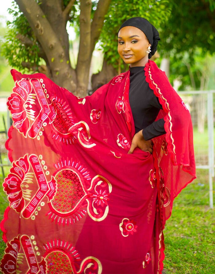 Lulwa Red Mayafi - Image 2