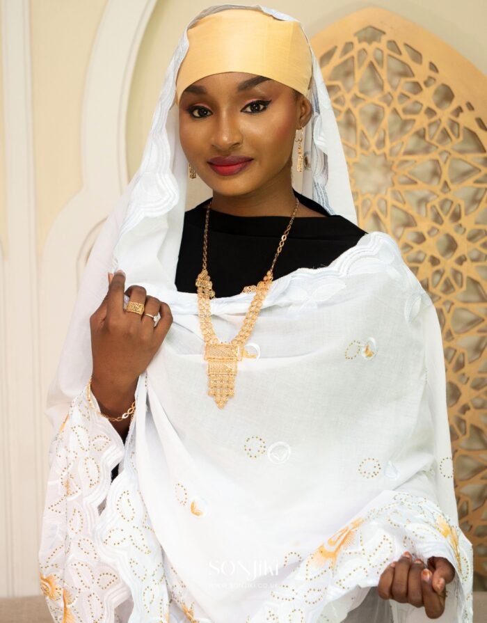 Naila White Lafaya Toub - Image 3