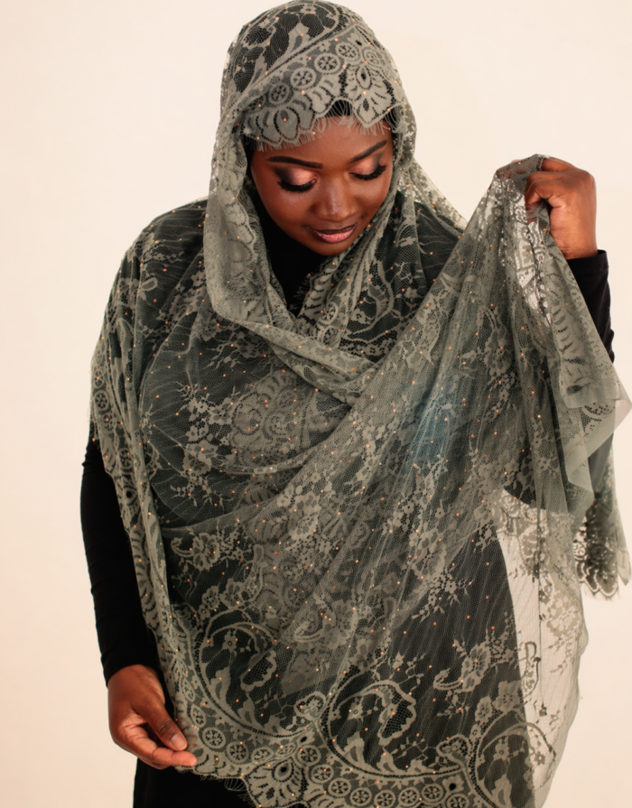 Nawrah Grey Embellished Chantilly Midi Mayafi - Image 2